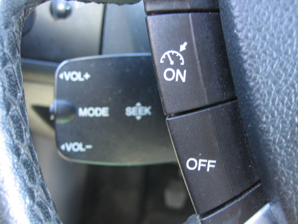 VISTA TEMPOMAT Y MANDOS AUDIO EN VOLANTE FORD FOCUS 1.8 TDCI TREND 115CV