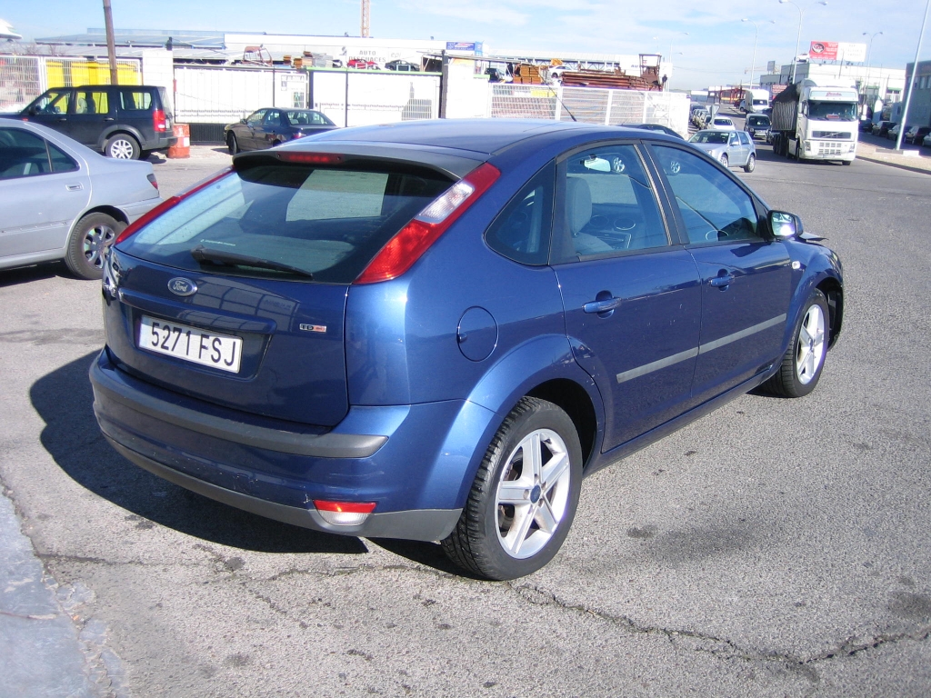 VISTA TRASERA DERECHA FORD FOCUS 1.8 TDCI TREND 115CV