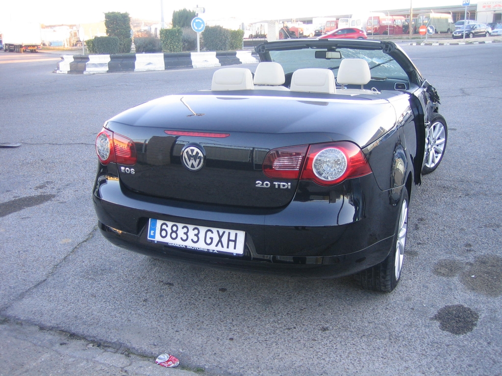 VISTA TRASERA DERECHA VPLKSWAGEN EOS 2.0 TDI 140CV