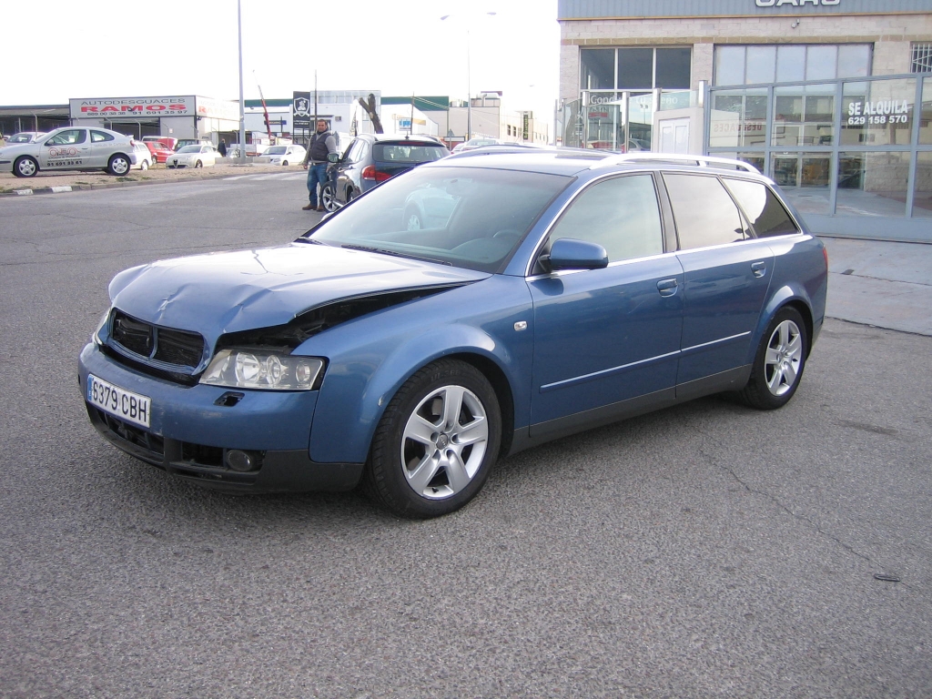VISTA DELANTERA IZQUIERDA AUDI A-4 QUATTRO 2.0 TDI 180CV FAMILIAR