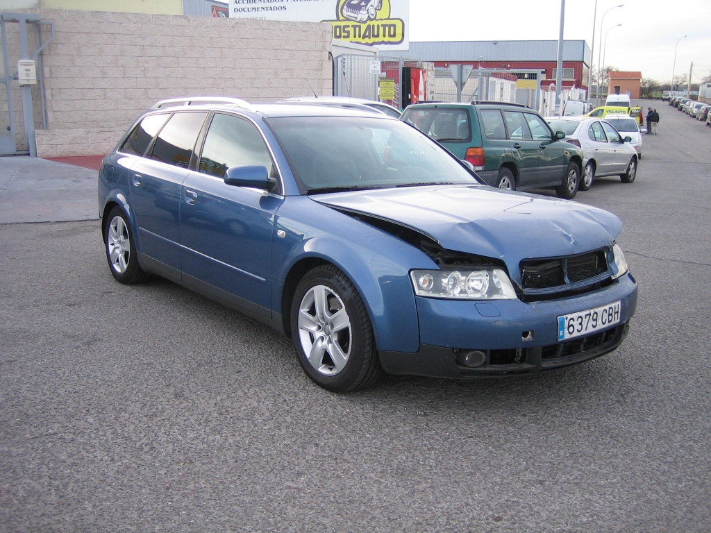VISTA DELANTERA DERECHA AUDI A-4 QUATTRO 2.0 TDI 180CV FAMILIAR