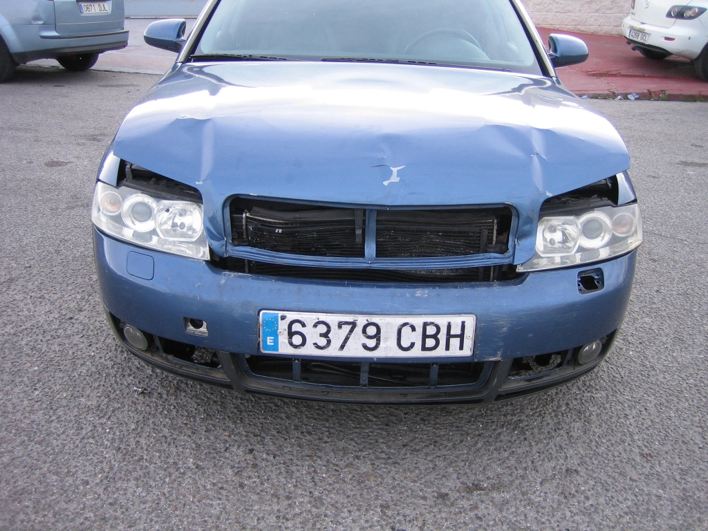 VISTA DELANTERA AUDI A-4 QUATTRO 2.0 TDI 180CV FAMILIAR