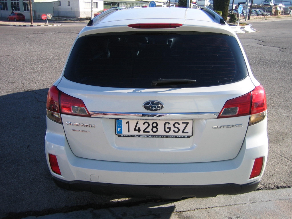 VISTA TRASERA SUBARU LEGACI 2.5 I 167CV GASOLINA 4X4