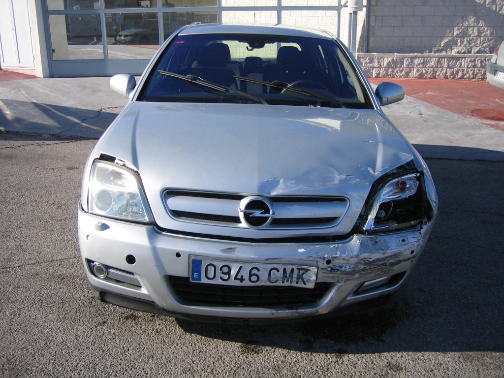 VISTA DELANTERA OPEL SIGNUM 3.0 CDTI 177CV
