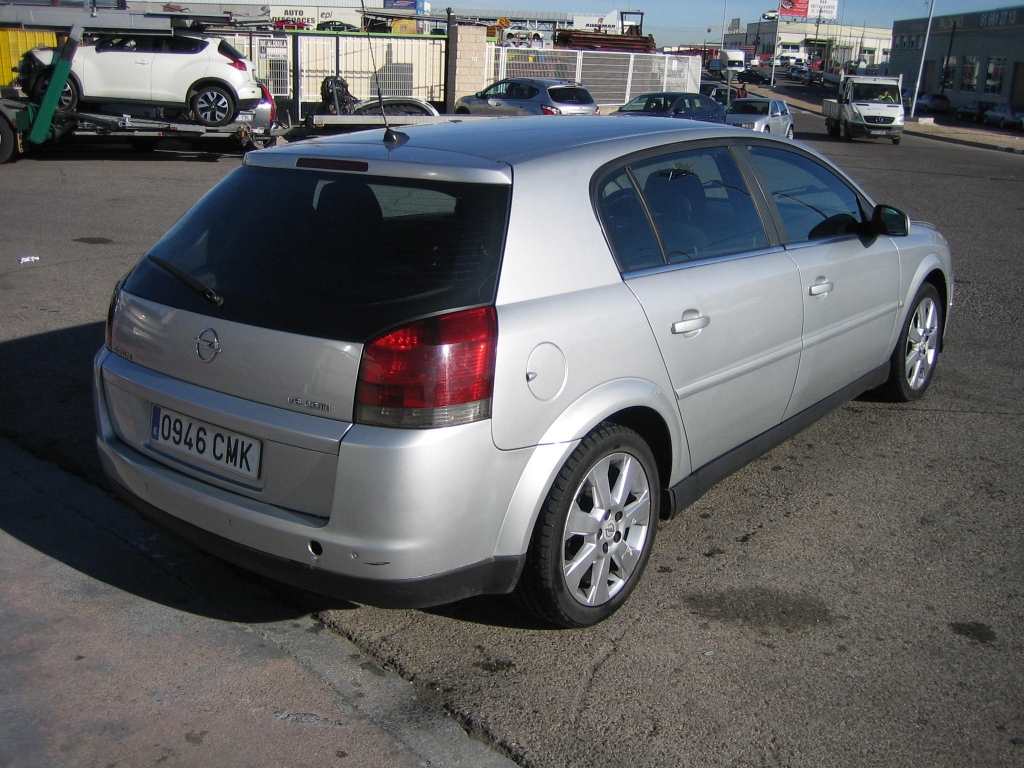 VISTA TRASERA DERECHA OPEL SIGNUM 3.0 CDTI 177CV