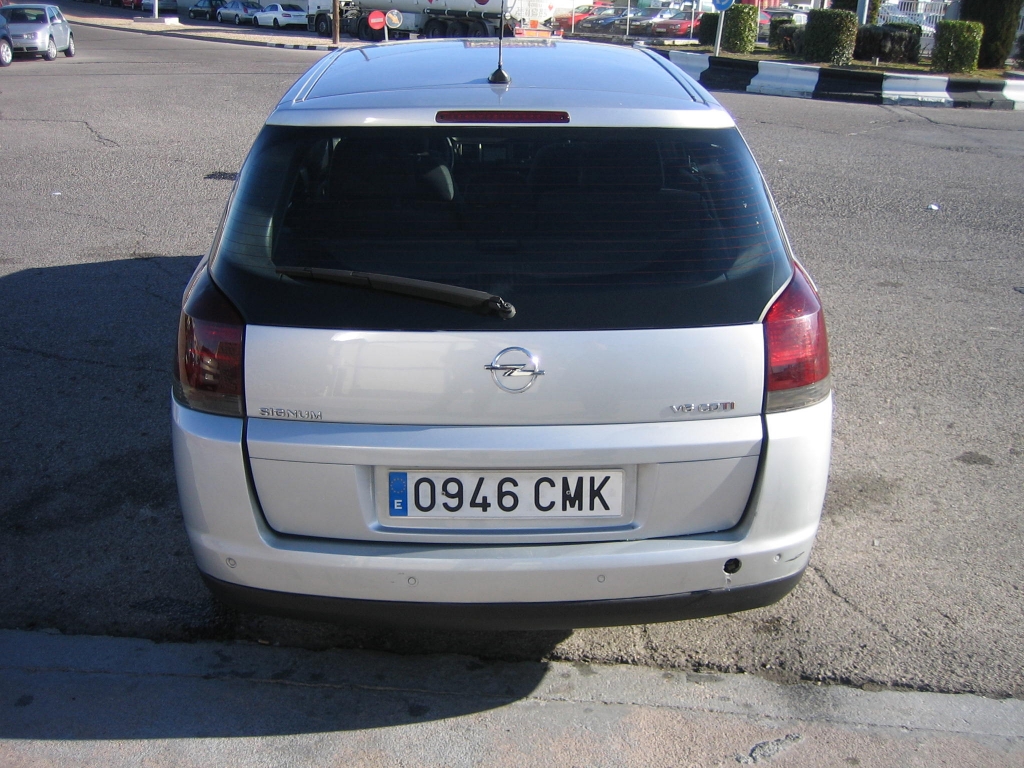 VISTA TRASERA OPEL SIGNUM 3.0 CDTI 177CV