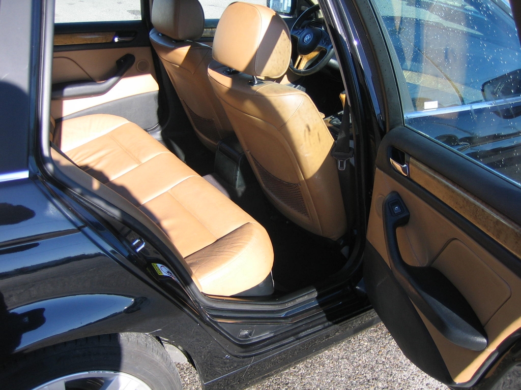 VISTA INTERIOR TRASERO BMW 330 XI 3.0 231CV TOURING