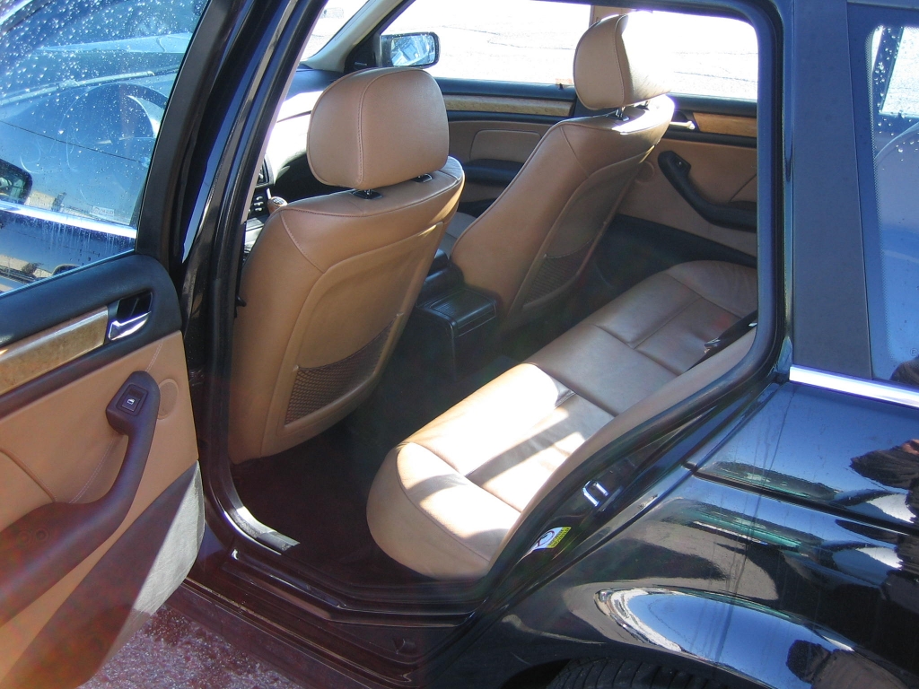 VISTA INTERIOR TRASERO 2 BMW 330 XI 3.0 231CV TOURING