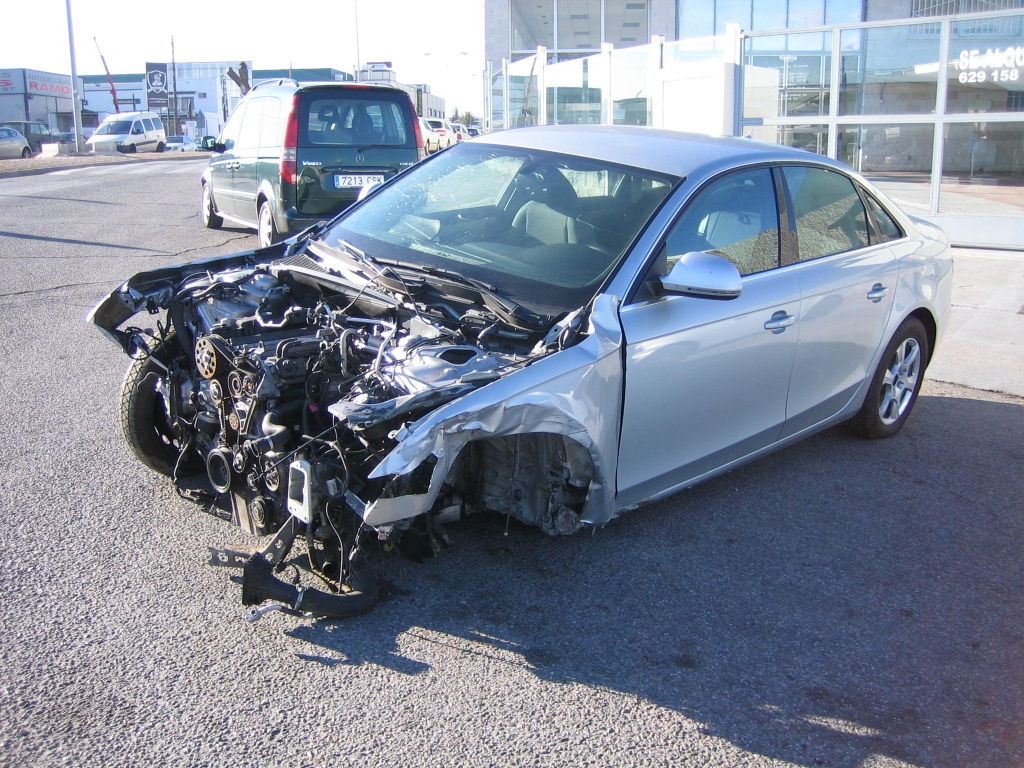 VISTA DELANTERA IZQUIERDA AUDI A-4 2.0 TDI 143CV