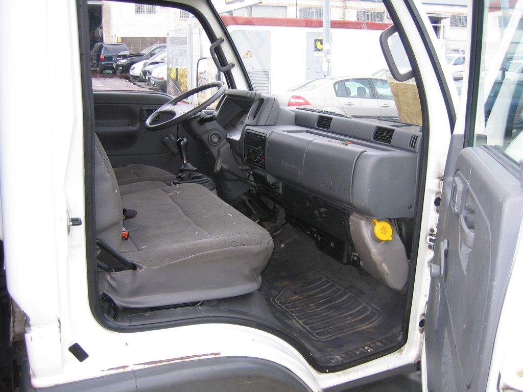 VISTA INTERIOR DERECHO NISSAN CABSTAR E 2.7 D 91CV