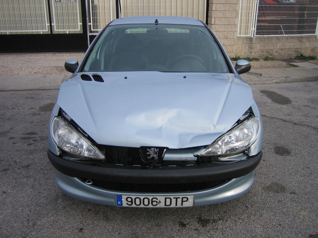 VISTA DELANTERA PEUGEOT 206 X-LINE 1.4 HDI 70CV
