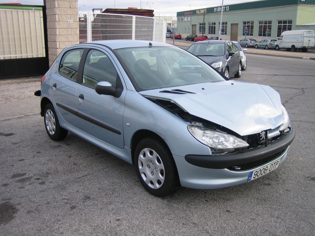 VISTA DELANTERA DERECHA PEUGEOT 206 X-LINE 1.4 HDI 70CV