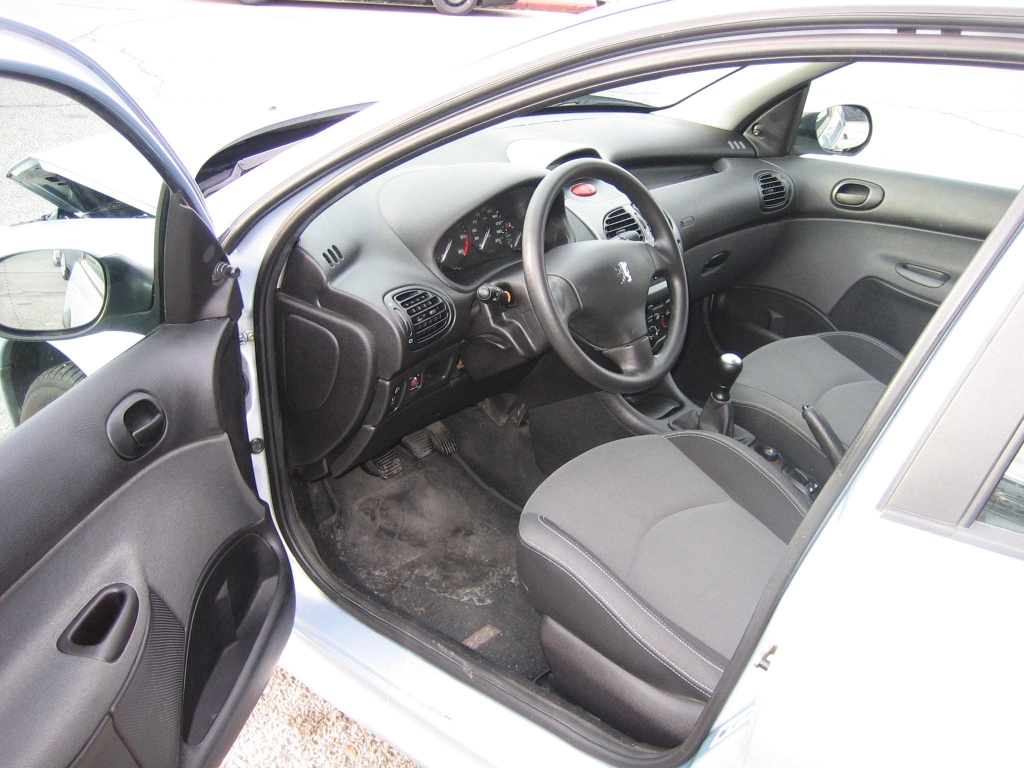 VISTA INTERIOR IZQUIERDO PEUGEOT 206 X-LINE 1.4 HDI 70CV