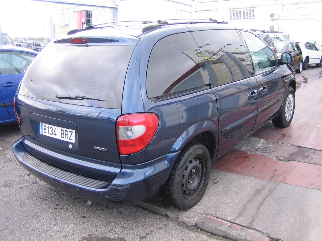 VISTA TRASERA DERECHA CRYSLER VOYAGER 2.2 SE CRD 144CV 7 PLAZAS