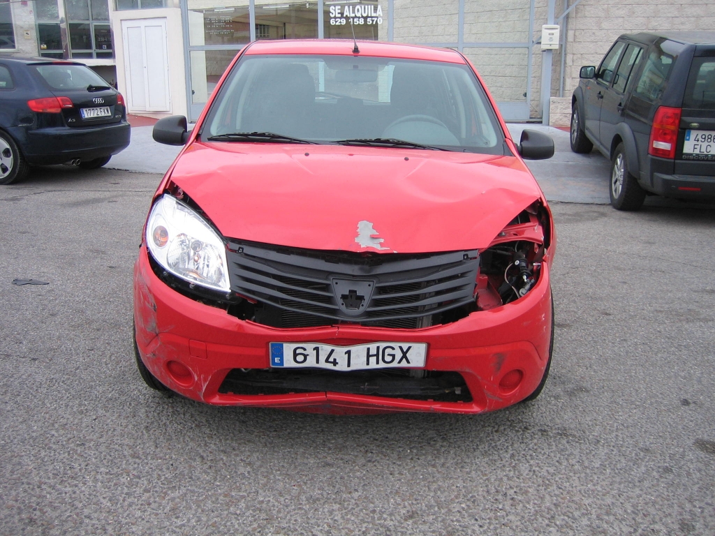 VISTA DELANTERA DACIA SANDERO 1.2 I 75CV GASOLINA