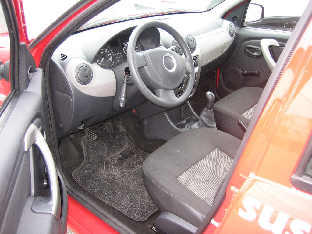 VISTA INTERIOR IZQUIERDO DACIA SANDERO 1.2 I 75CV GASOLINA