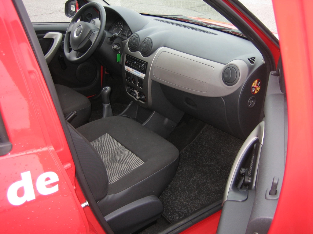 VISTA INTERIOR DERECHO DACIA SANDERO 1.2 I 75CV GASOLINA