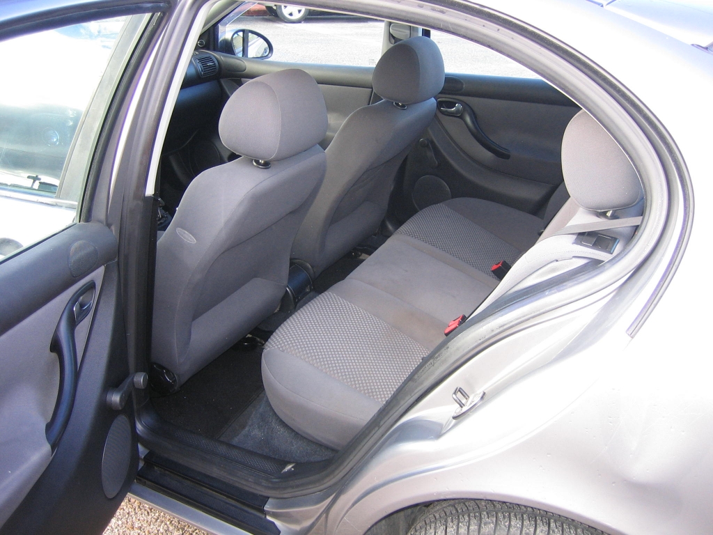 VISTA INTERIOR TRASERO SEAT LEON 1.9 TDI 110CV 