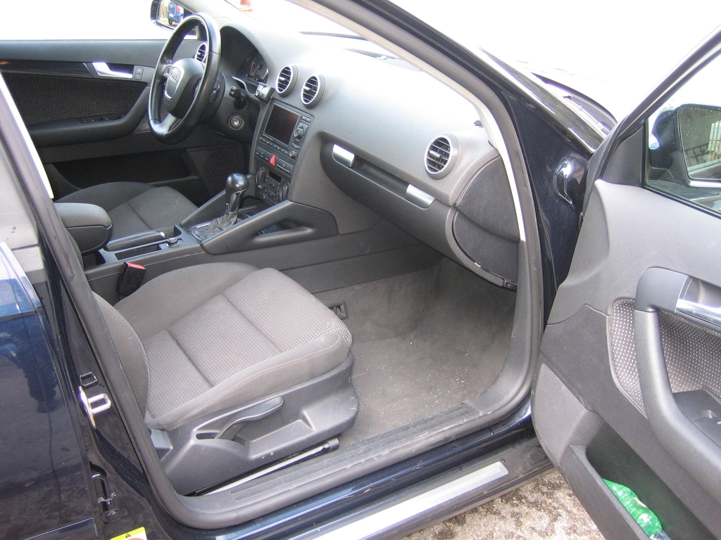 VISTA INTERIOR DERECHO AUDI A-3 SPORTBACK 2.0 TDI 170CV DSG