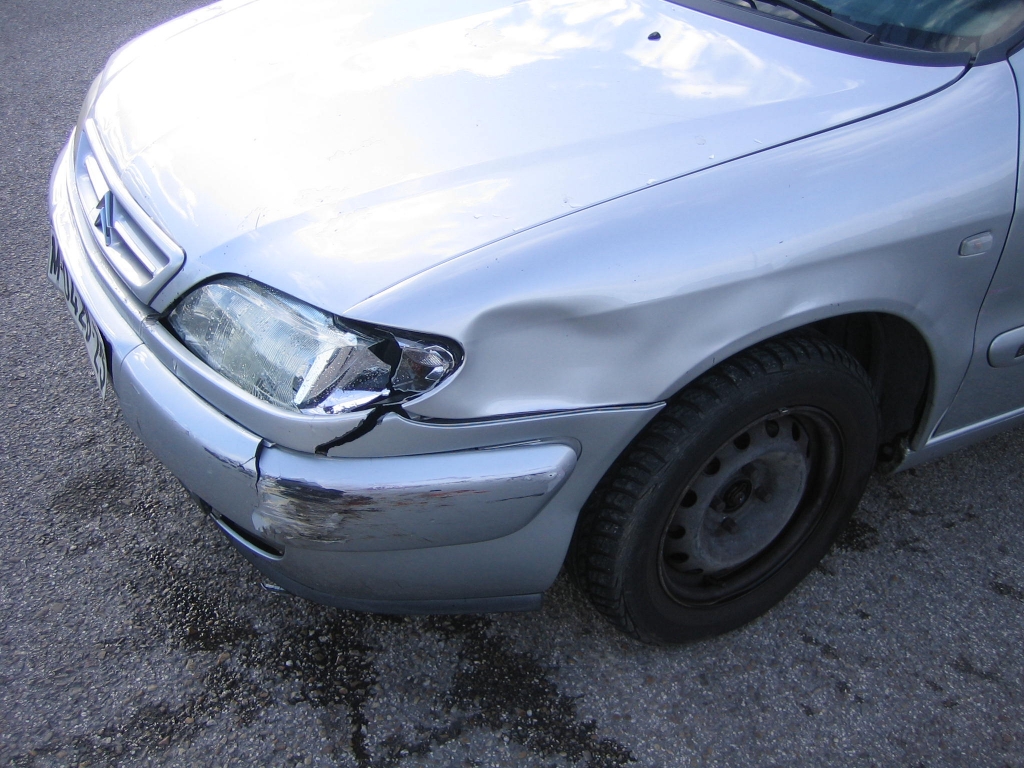 VISTA GOLPE EN ALETA DELANTERA IZQUIERDA CITROEN XSARA 2.0 HDI 90CV