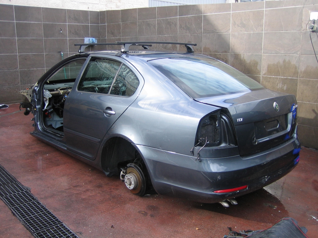 VISTA TRASERA IZQUIERDA SKODA OCTAVIA 1.9 TDI 90CV