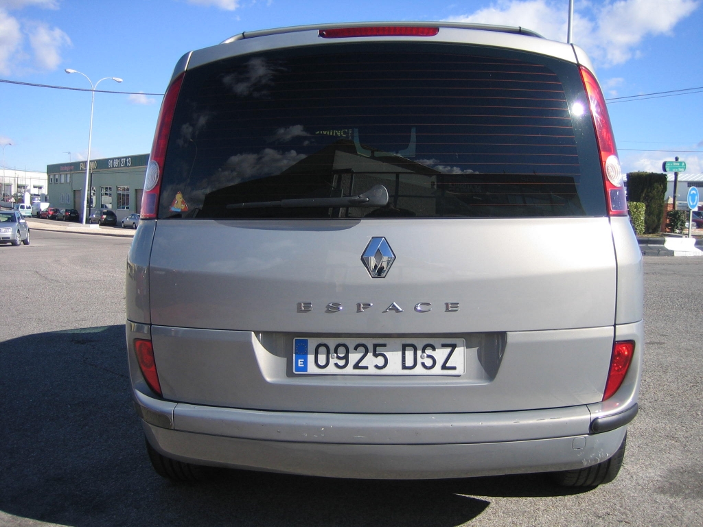 VISTA TRASERA RENAULT ESPACE 2.2 DCI 150CV 7 PLAZAS