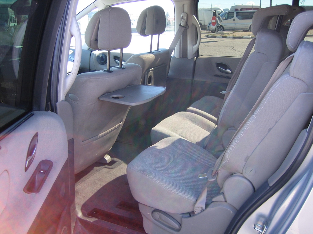 VISTA INTERIOR TRASERO RENAULT ESPACE 2.2 DCI 150CV 7 PLAZAS