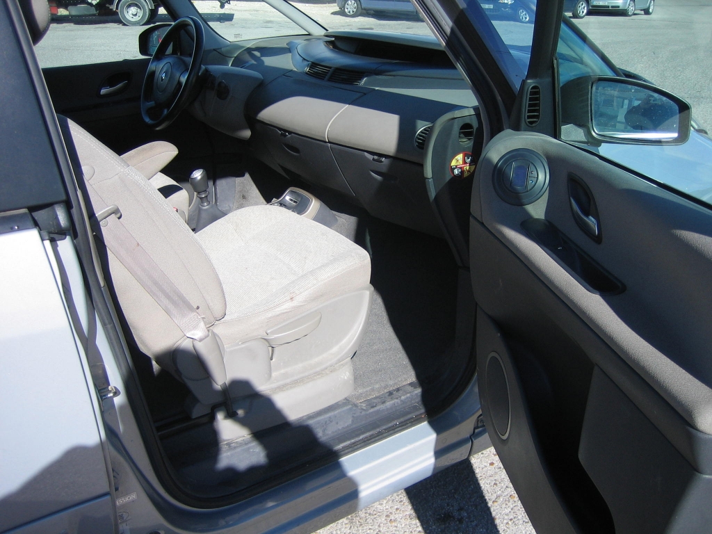 VISTA INTERIOR DERECHO RENAULT ESPACE 2.2 DCI 150CV 7 PLAZAS