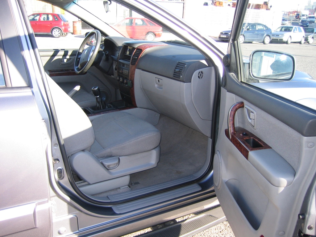 VISTA DELANTERA DERECHA KIA SORENTO 2.5 CRDI 140CV 4X4