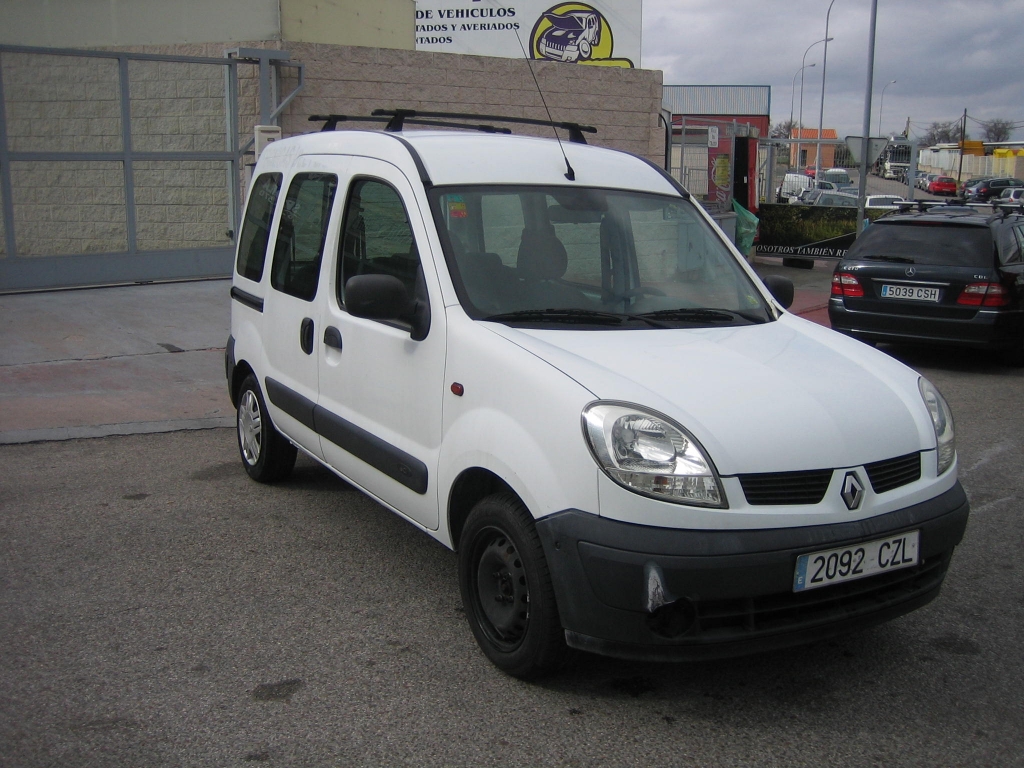 VISTA DELANTERA DERECHA RENAULT KANGOO 1.5 DCI 65CV COMBI