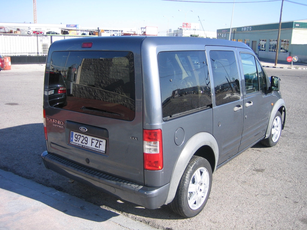 VISTA TRASERA DERECHA FORD TOURNEO CONNET KOMBI 1.8 GLX 110CV