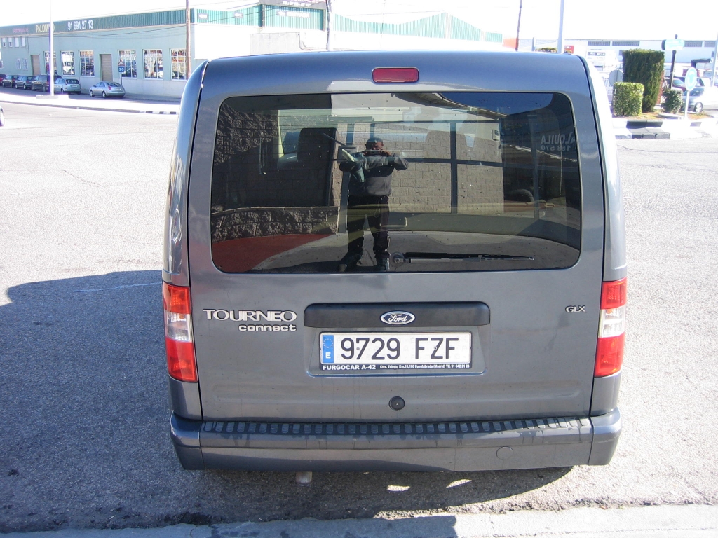 VISTA TRASERA FORD TOURNEO CONNET KOMBI 1.8 GLX 110CV