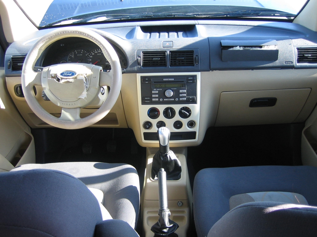 VISTA SAPICADERO FORD TOURNEO CONNET KOMBI 1.8 GLX 110CV