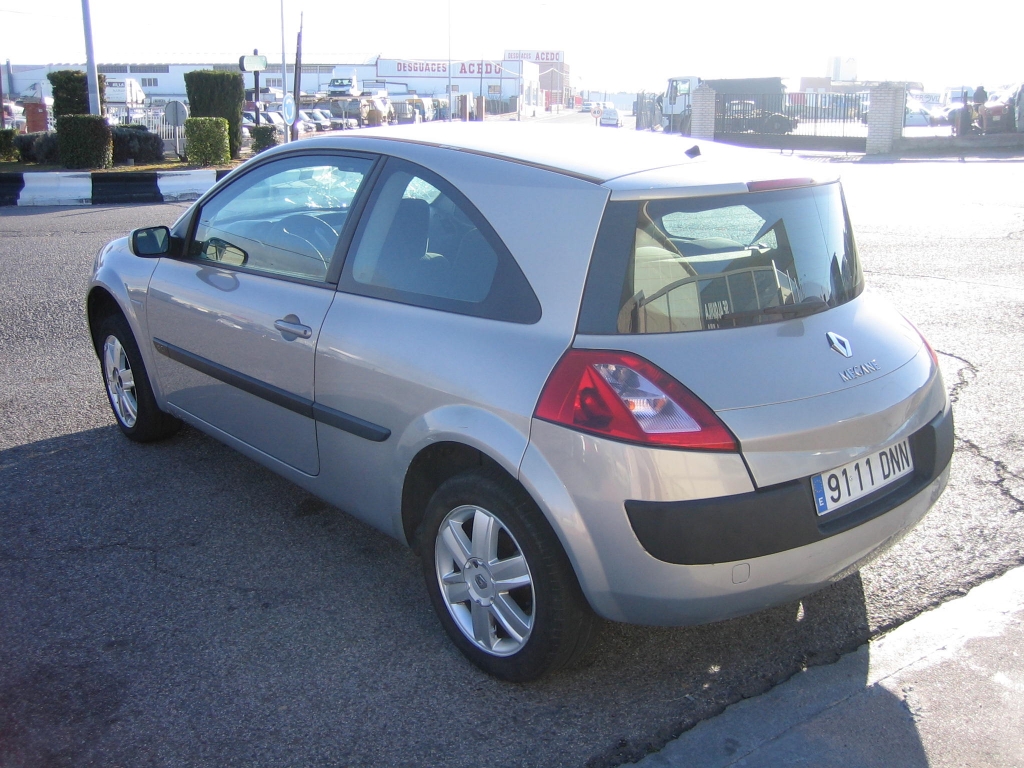 VISTA TRASERA IZQUIERDA RENAULT MEGANE 1.5 DCI 81CV