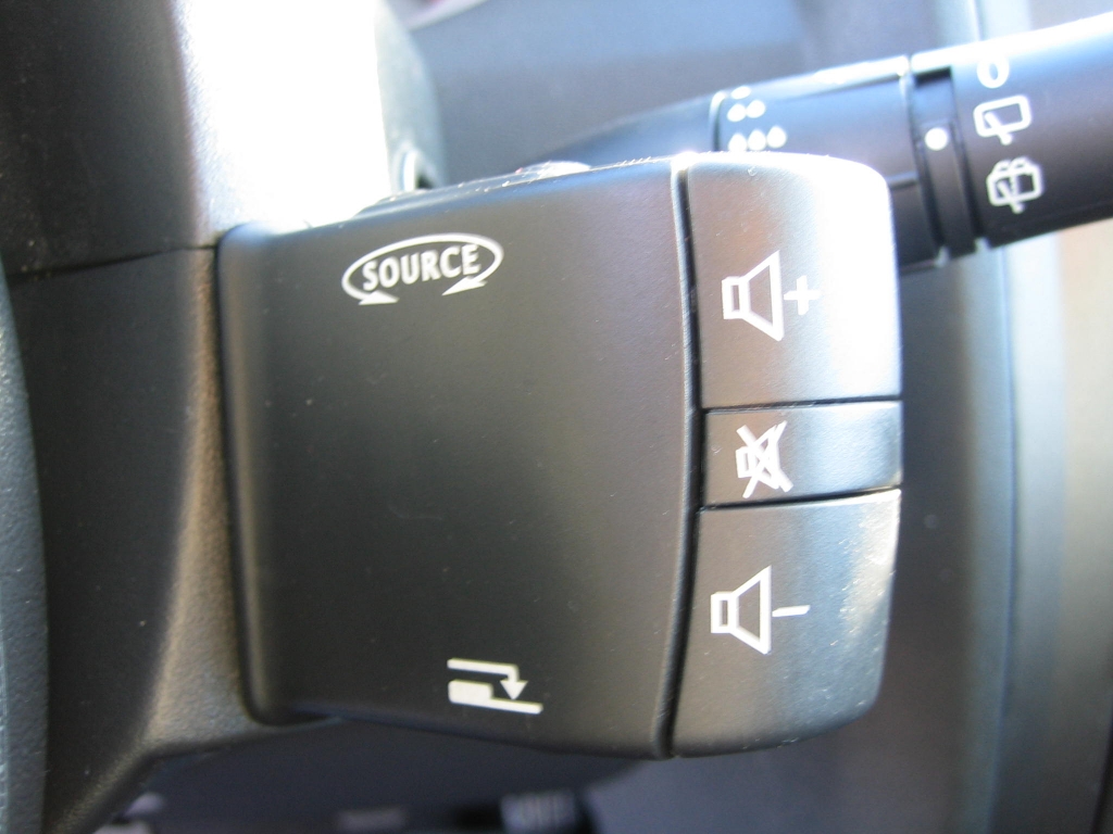 VISTA MANDOS AUDIO EN VOLANTE RENAULT MEGANE 1.5 DCI 81CV