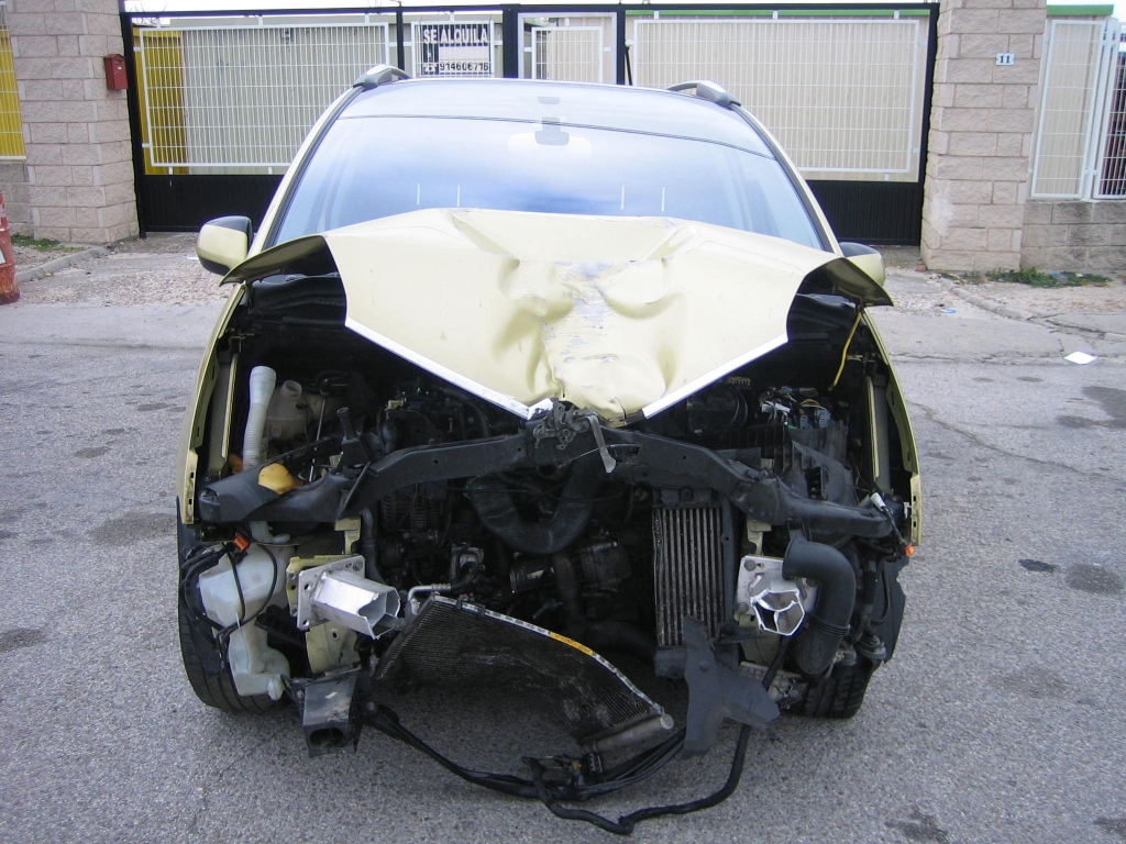 VISTA DELANTERA CITROEN C-4 PICASSO 2.0 HDI 136CV