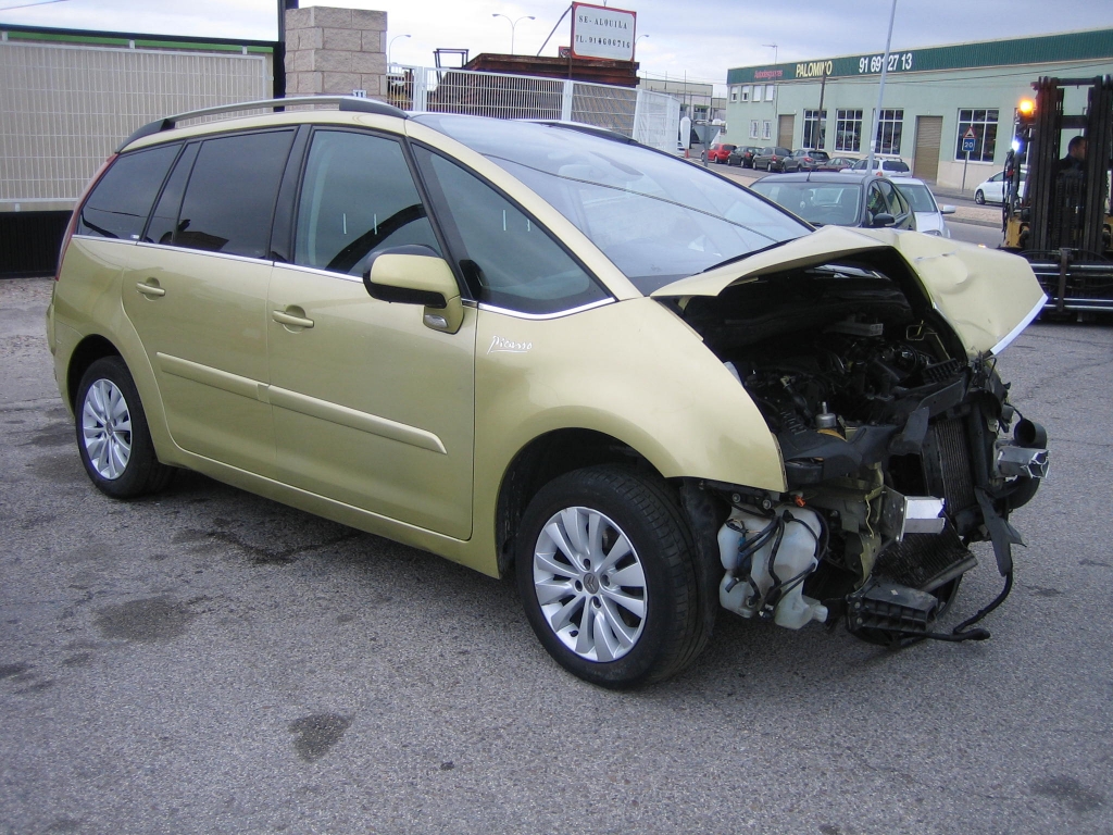 VISTA DELANTERA DERECHA CITROEN C-4 PICASSO 2.0 HDI 136CV