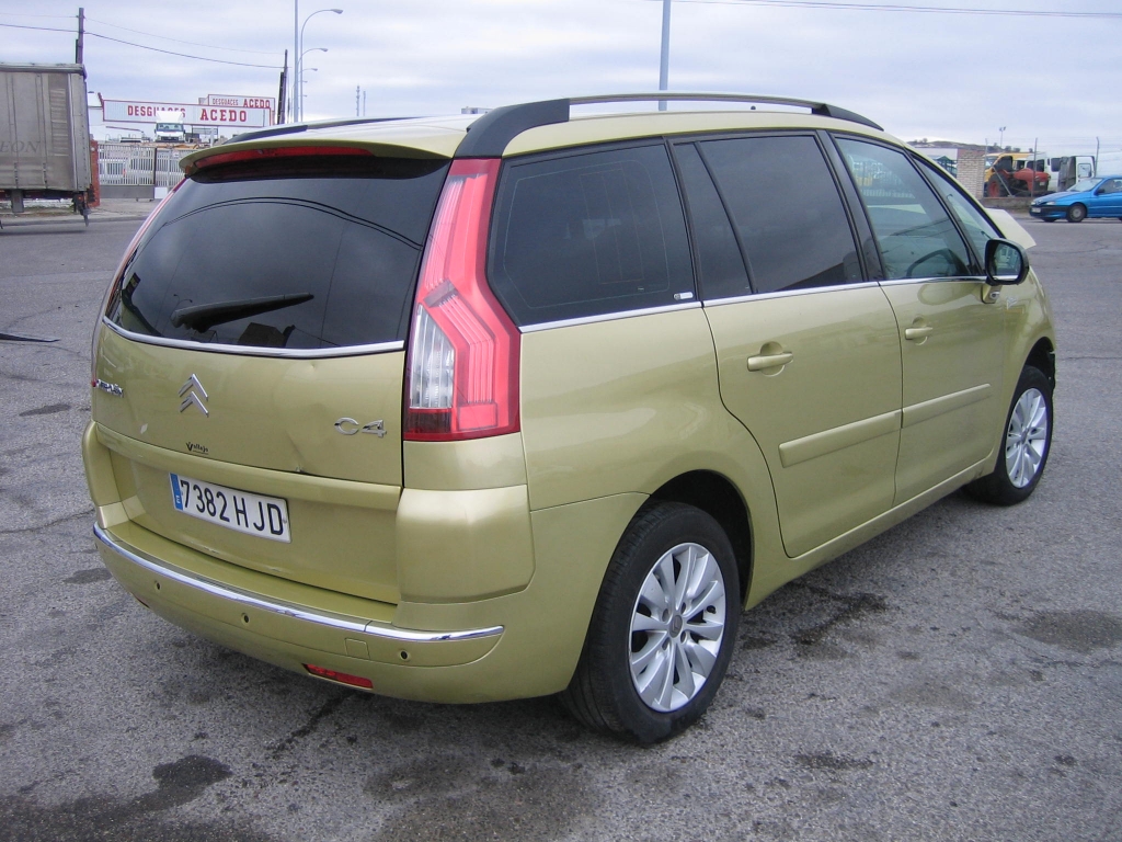VISTA TRASERA DERECHA CITROEN C-4 PICASSO 2.0 HDI 136CV