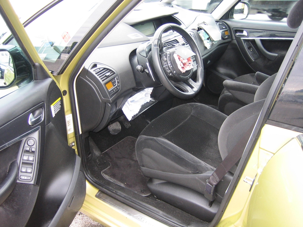 VISTA INTERIOR IZQUIERDO CITROEN C-4 PICASSO 2.0 HDI 136CV