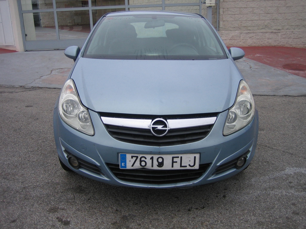 VISTA DELANTERA OPEL CORSA 1.3 CDTI 75CV 6 VELOCIDADES