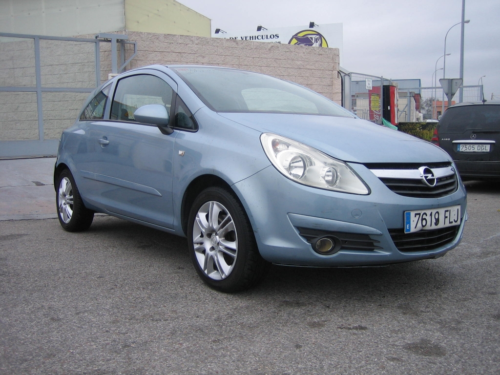 VISTA DELANTERA DERECHA OPEL CORSA 1.3 CDTI 75CV 6 VELOCIDADES