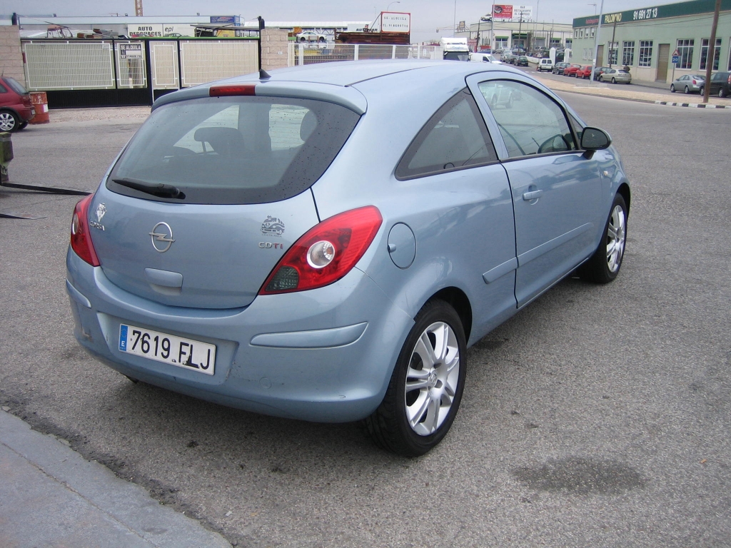 VISTA TRASERA DERECHA OPEL CORSA 1.3 CDTI 75CV 6 VELOCIDADES