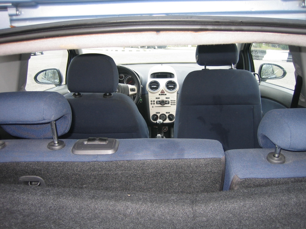VISTA INTERIOR OPEL CORSA 1.3 CDTI 75CV 6 VELOCIDADES