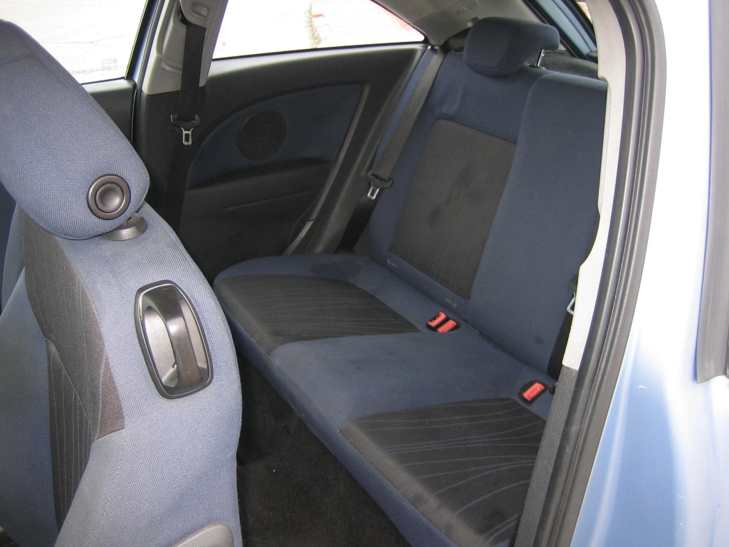 VISTA INTERIOR TRASERO OPEL CORSA 1.3 CDTI 75CV 6 VELOCIDADES