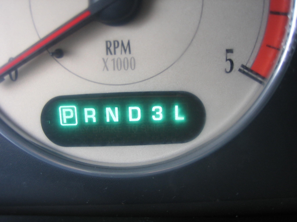 VISTA CAMBIO AUTOMATICO CHYSLER VOYAGER 2.8 LX CRD 150CV 7PLAZAS