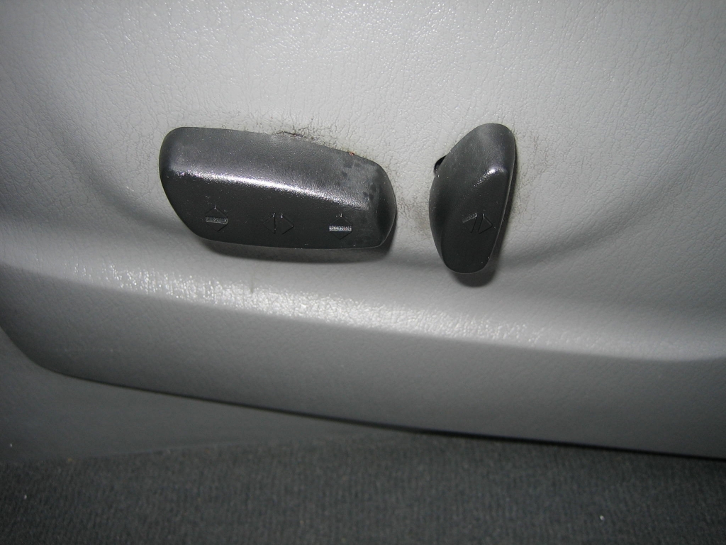 VISTA ASIENTOS ELECTRICOS VISTA TRASERA DERECHA CHYSLER VOYAGER 2.8 LX CRD 150CV 7PLAZAS