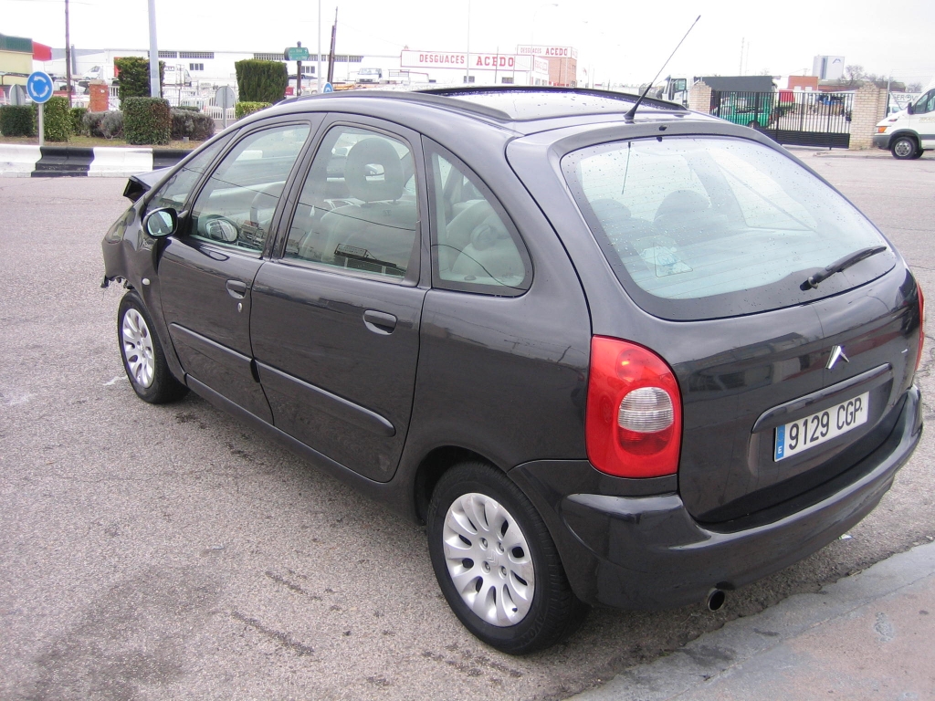 VISTA TRASERA IZQUIERDA CITROEN XSARA PICASSO 2.0 HDI 90CV EXCLUSIVE