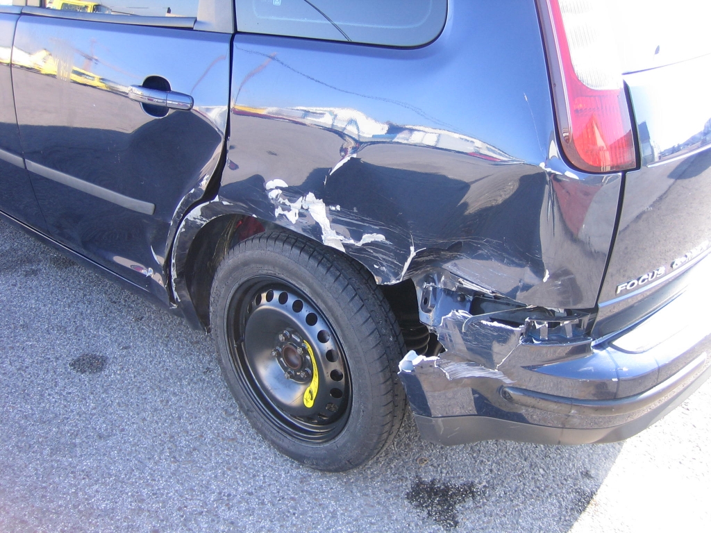 VISTA GOLPE FORD C-MAX 1.6 TDCI 110CV