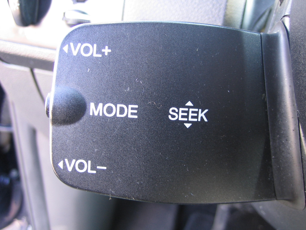 VISTA MANDOS AUDIO EN VOLANTE FORD C-MAX 1.6 TDCI 110CV