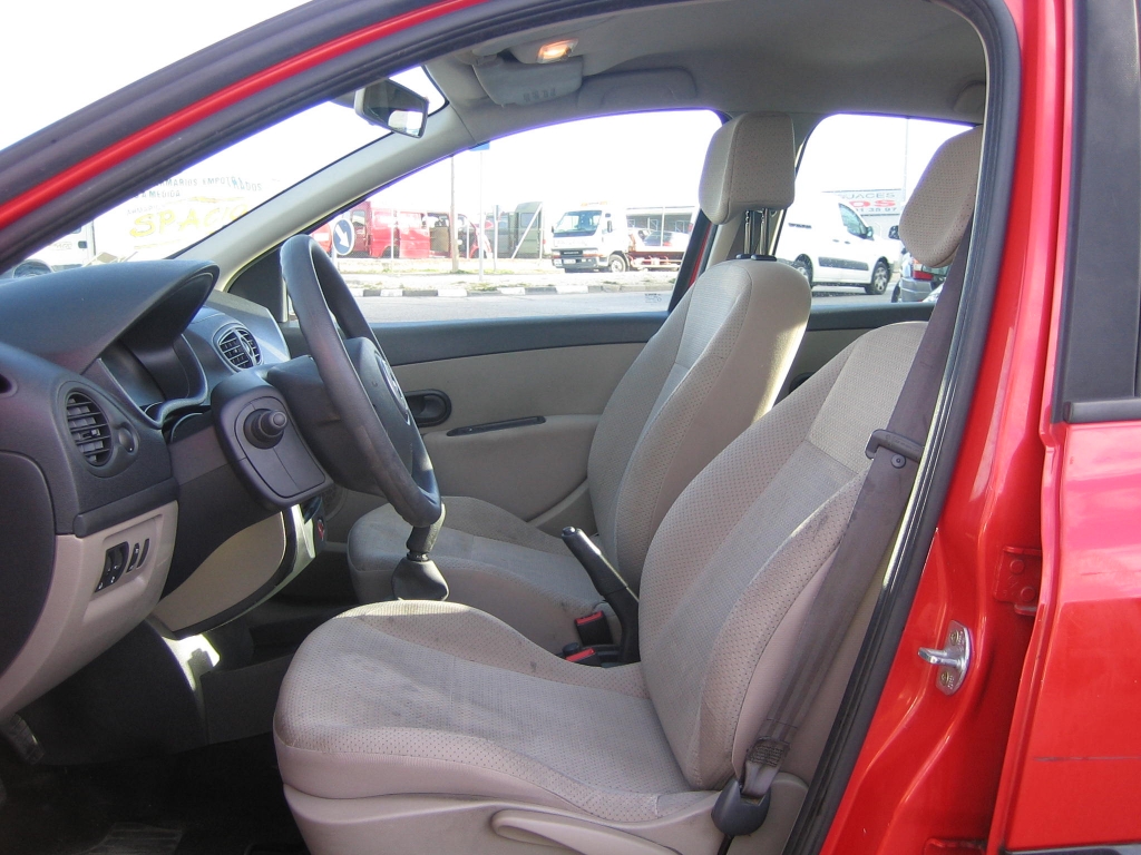 VISTA INTERIOR IZQUIERDA RENAULT CLIO 1.5 DCI 85CV